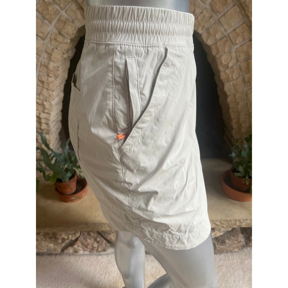 AKG Alaskan Hardgear Cream Skirt Skort with Zipped Pocket Women's Size 12 - Picture 2 of 8